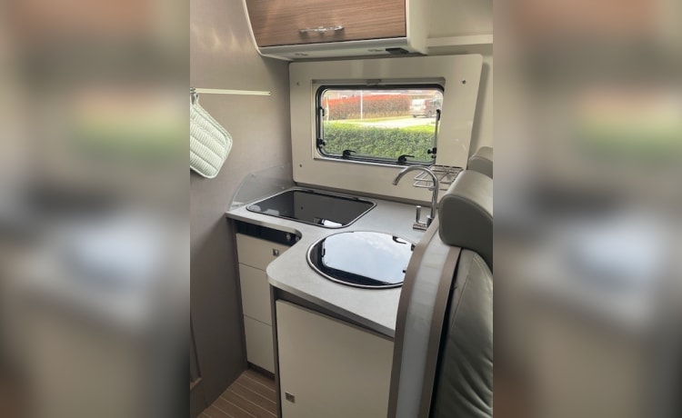 Etrusco (hymer) T 7400 SB 4 persoonscamper