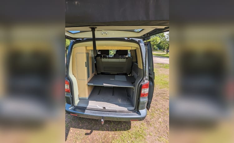 Arvie – VW California compacte Buscamper | 4p | popup-dak + evt bijzettent