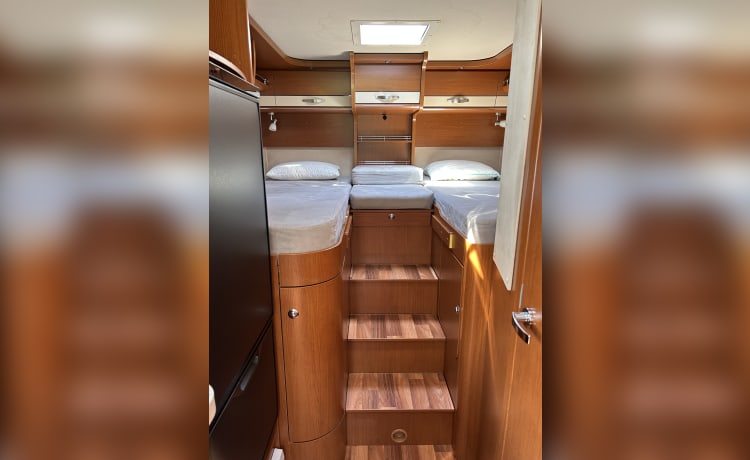 Hymer B578 confortable 4 personnes