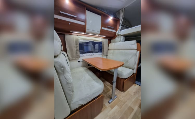 SCOPRI questa Bellissima Mobilvetta 5 pers. camper familiare - Con letto a castello