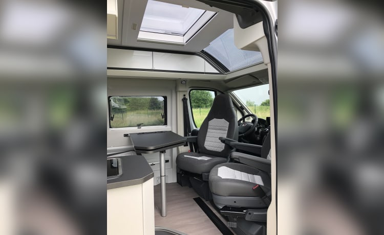 Autobus Adria Mobil 2p del 2024