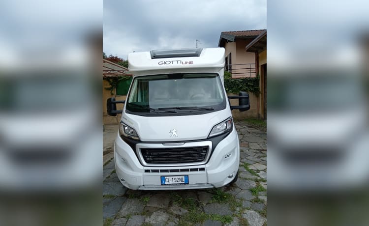 Ascanio – Camper Semintegrale del 2023  5 posti