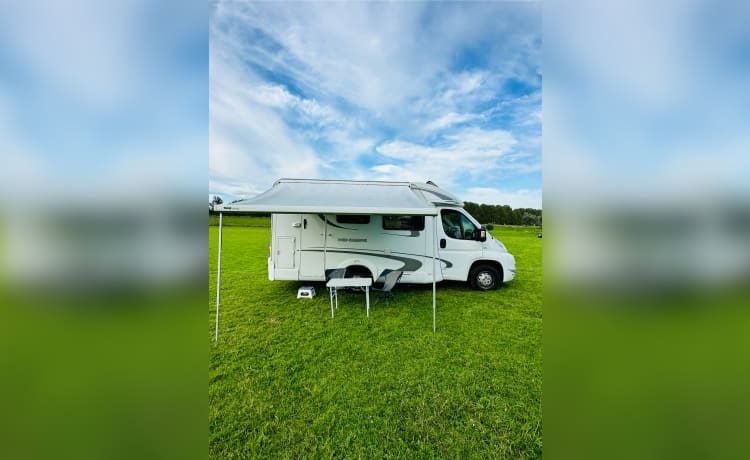 Sunny  – Beautiful 4p Weinsberg R58 from 2014 with air conditioning/TV/satellite and more