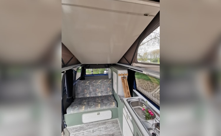 Volkswagen T4, camper extra lungo con tetto sollevabile 