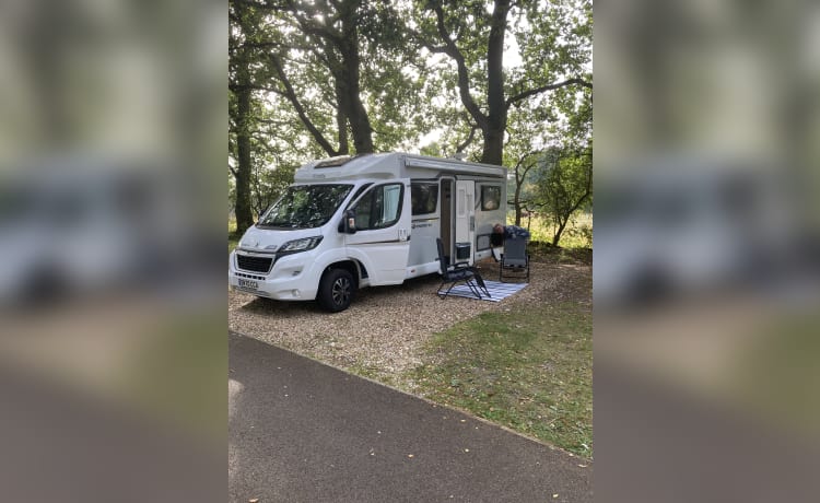 Elddis Explorer Luxus-Wohnmobil mit 4 Schlafplätzen 2020