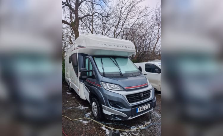 Matilda  – Teilintegrierter Autotrail mit 3 Schlafplätzen ab 2019