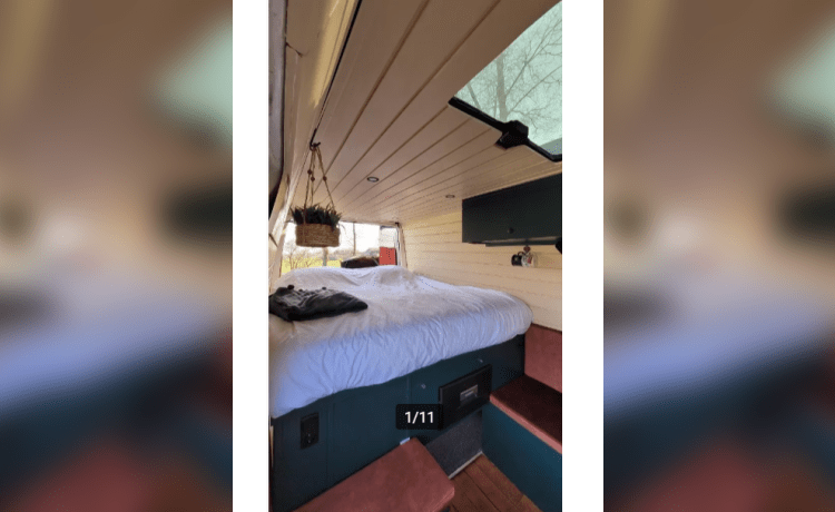 Barry – Volkswagen Camperbus met vast bed + zithoek