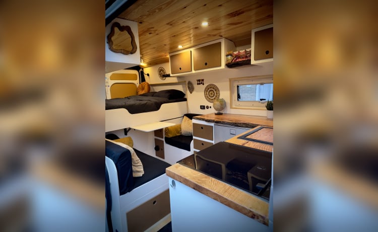 Falkor – "Falkor" ; OFF-GRID Bus Camper Citroën Jumper L3H2 / 2P.