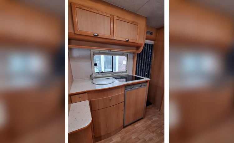 Wonderfully spacious and neat family camper for rent