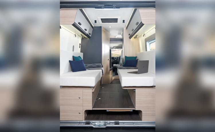 Duke 1 – Gloednieuwe moderne en luxe campervan 