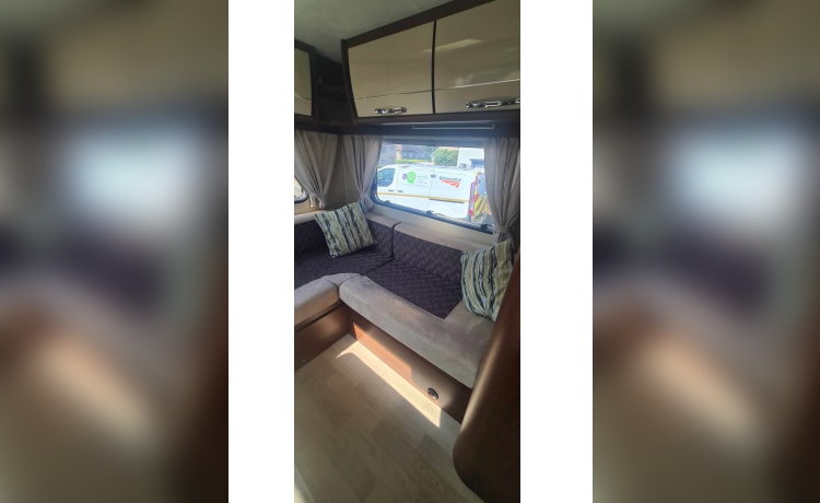 Marlene – 6 Berth Fiat Roller Team 746