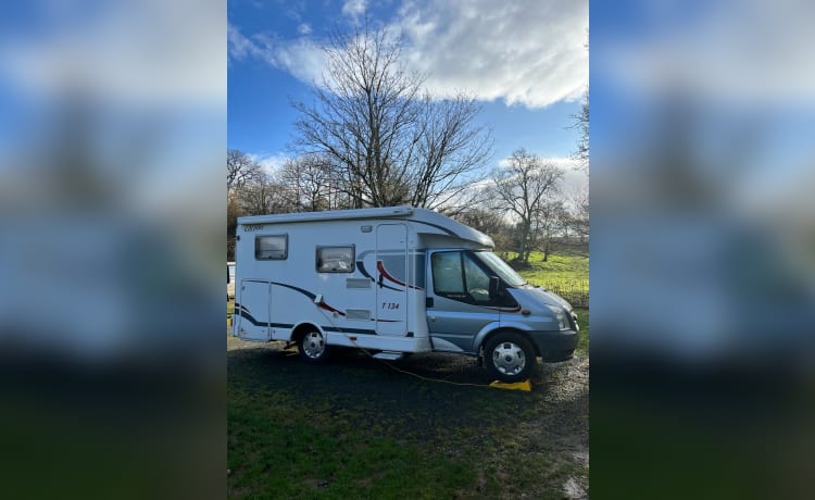 Cosy Cara-doo – Ford-camper met 3 slaapplaatsen