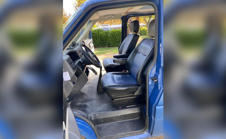 Barry – Great 2p Volkswagen T4 campervan (2001)!
