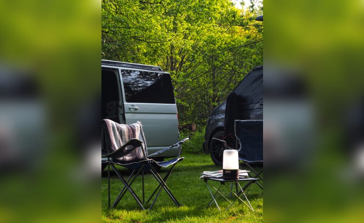 Luna – 4-persoons Volkswagen campervan uit 2014