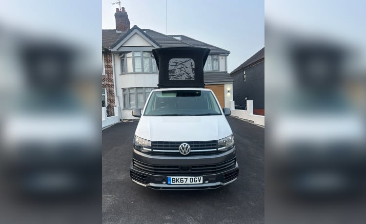 Frankie’s camper  – 4 berth Volkswagen campervan from 2017