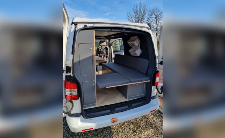 Betty – Customized VW Camperbus, ready to go vanuit Amersfoort!