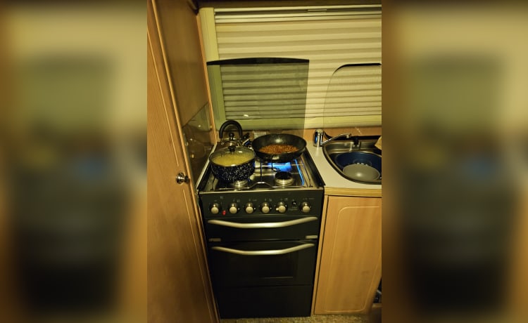 CARYS – 2 berth Peugeot semi-integrated from 2006