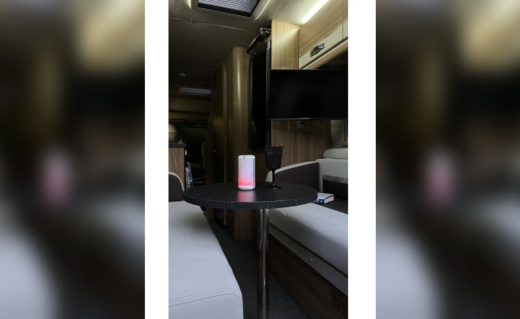 Luxury 3 berth Swift Select 184 - 2022 