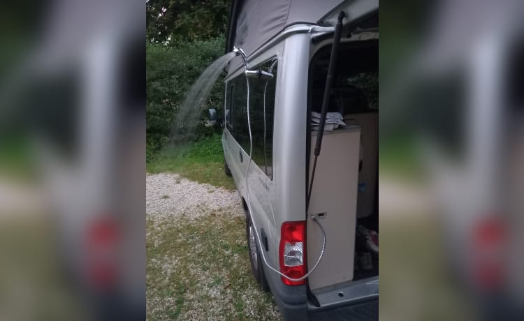 Ultimatives Outdoor-Abenteuer // Ford Nugget, Westfalia