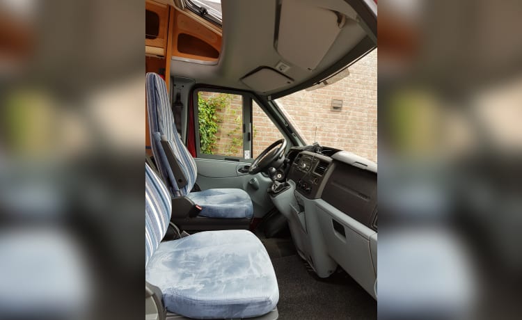 Camper compatto Dethleffs per 2 persone