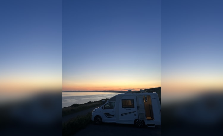 Annie – 2 berth Citroën Dispatch 2020