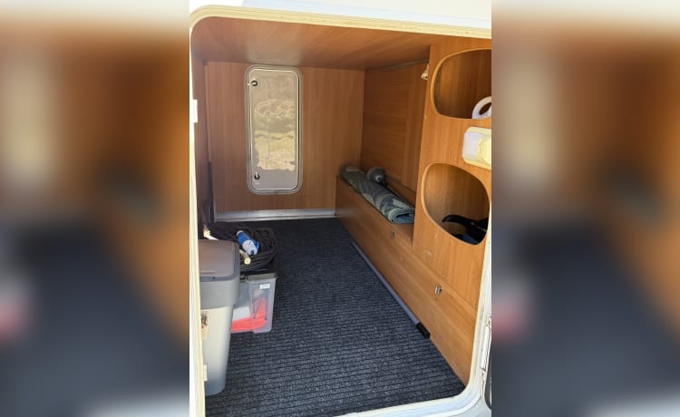 6p Chausson Flash 07 (air conditioning, TV, Apple CarPlay)
