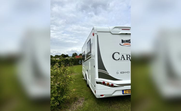 Xplore Amsterdam – Brand New Luxury Ford McLouis 473! Automatic, 5p, large garage!