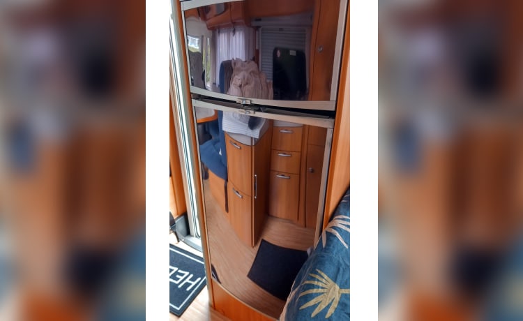 Angel 2 – 4p Hymer integrated uit 2007