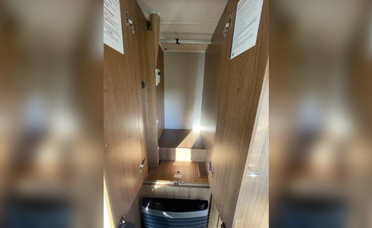 Autotrail Tribute con 4 posti letto, camper di lusso che accetta cani - Northants/Beds 