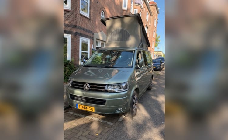 Dani – Volkswagen California met 4 slaapplaatsen