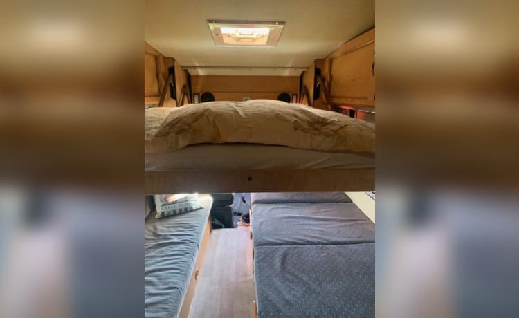 Cato – Complete Hymer motorhome with lots of space! (well maintained)