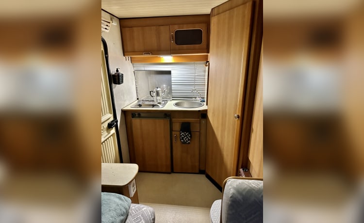 Camper Ford alcove uit 1993 voor and 1-4 personen