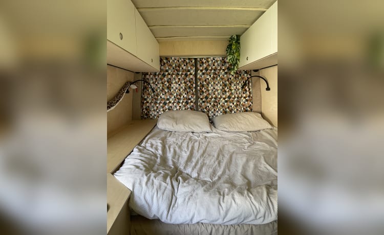 Ad – Charming off-grid Mercedes Sprinter from 2010