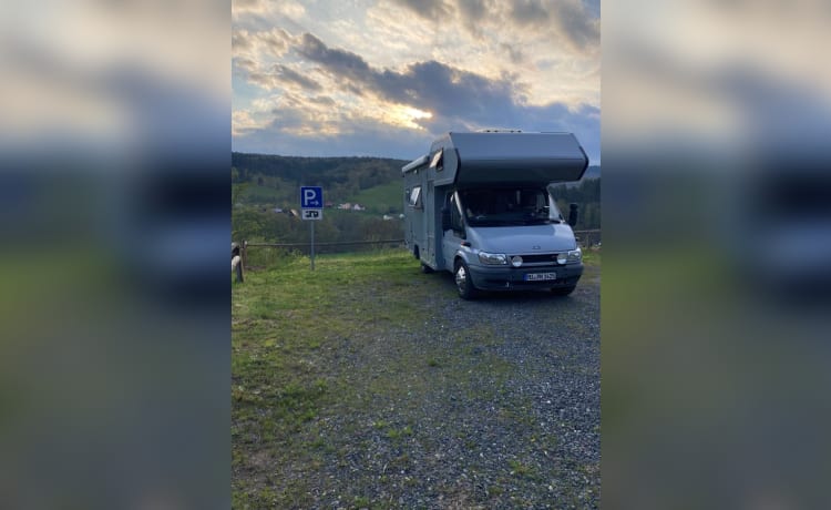 Blauwal – Mobile home d'aventure familiale robuste avec carrosserie de véhicule d'expédition