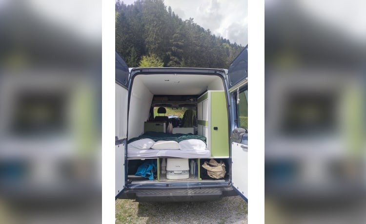 Tinus Transit – Gezellige en zuinige Ford Transit camperbus 