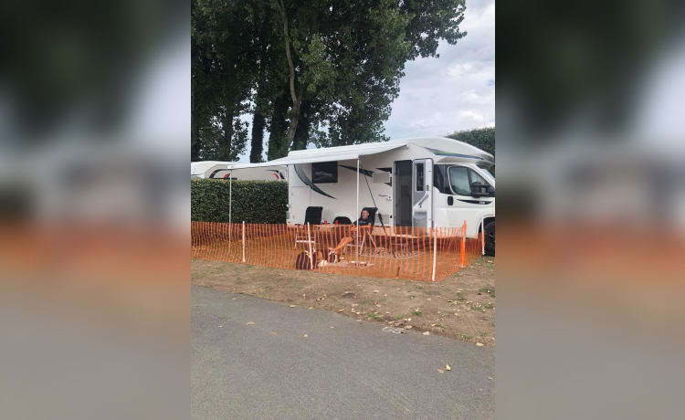 Huisje op wielen  – comfortabele camper voor 4 personen ons huisje op wielen 