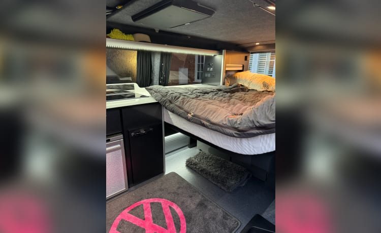 Molly – 4 berth Volkswagen campervan from 2023