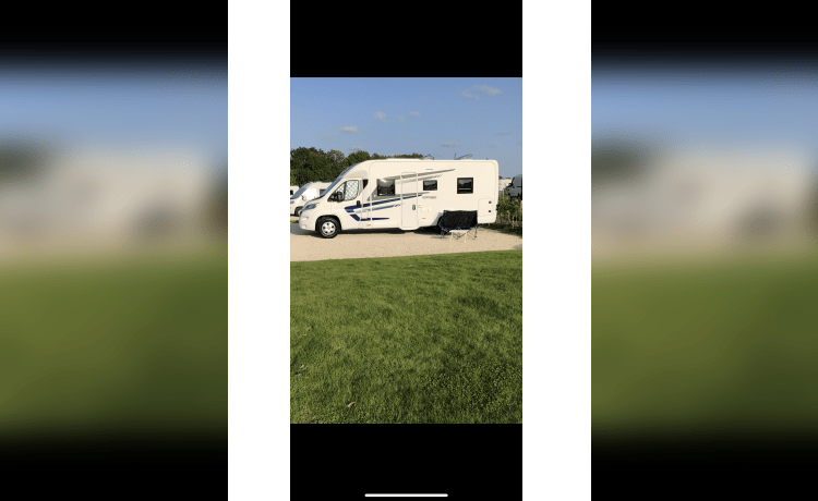 Blue – 4 berth Fiat semi-integrated from 2019