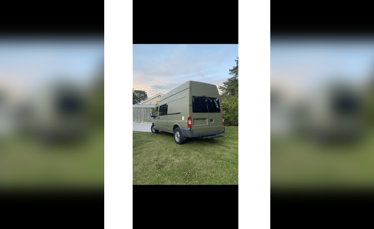 Sparrow's nest – Off-Grid-Wohnmobil mit durchgehendem Doppelbett *Haustierfreundlich*