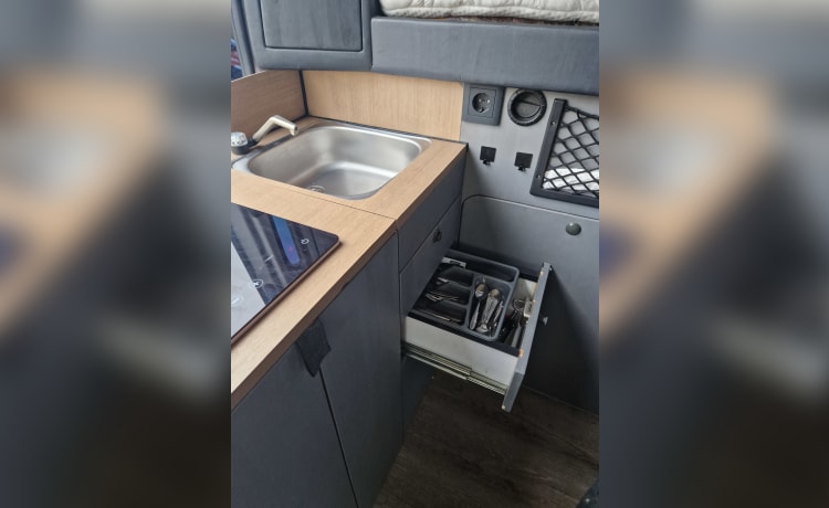 Copbus Rusty – Self-build camper for 2 people - Mercedes-Benz Sprinter 2007