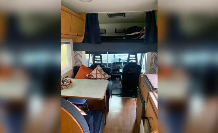 Nevis – Grote Familie Camper-5 slaapplaats Fiat