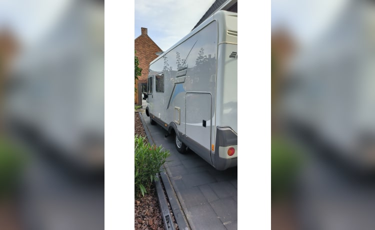 4p Hymer integrated uit 2005