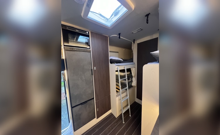 MotorSuite - MySuites – 6 berth, 2 bunk beds,  Fiat Seat 50 from 2023