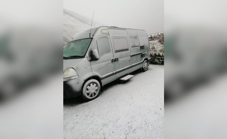 Highland Hamish – Renault LWB-Van mit 2 Schlafplätzen aus dem Jahr 2011