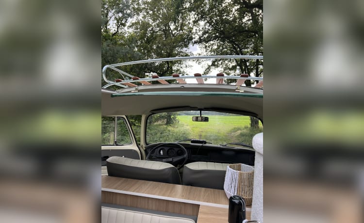 Minty – Volkswagen T2 campervan uit 1993