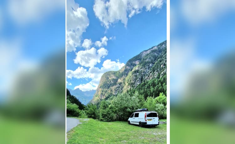 Danny de Vito – Camping-car Mercedes Vito 2 places