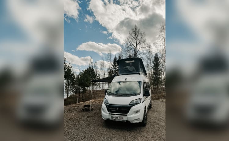 CampChamp – Camping-car flambant neuf de 2024 avec Skyloft, climatisation et bien plus encore !