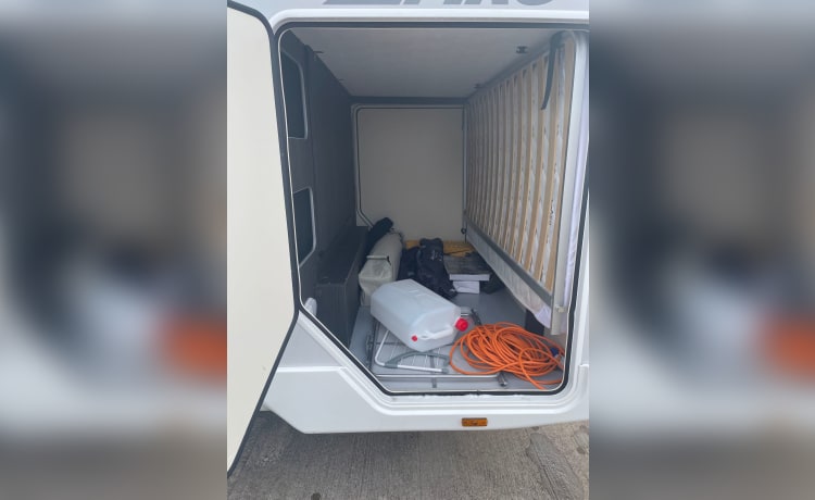 Zefiro 675 – 6 Berth Automatic 2022