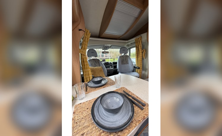 Hoogseizoen nog open  – Comfortable, spacious, neat camper with many options