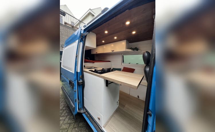 R2D2 – Renault Master L2H2 for 2 persons